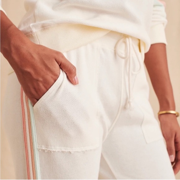 Faherty New with Tags Molly Jogger & Crew Neck - Picture 9 of 10